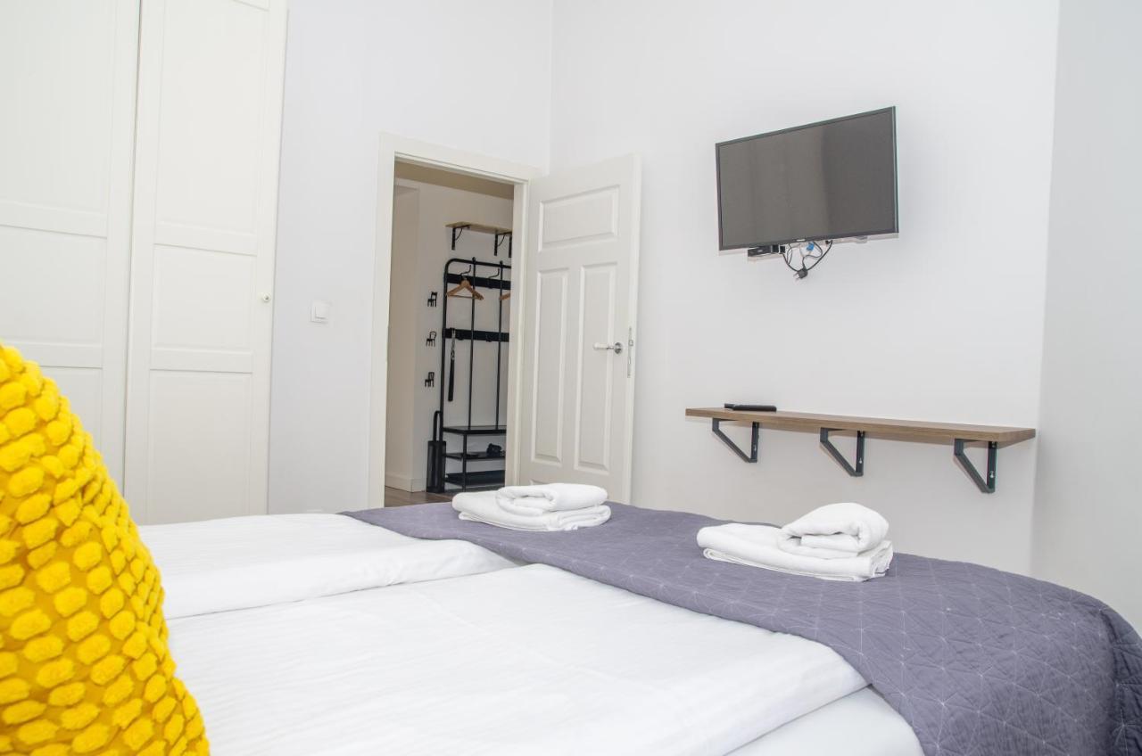 Inpoint Wielopole 32 Boutique Apartments Old Town&Kazimierz District Krakow Bagian luar foto