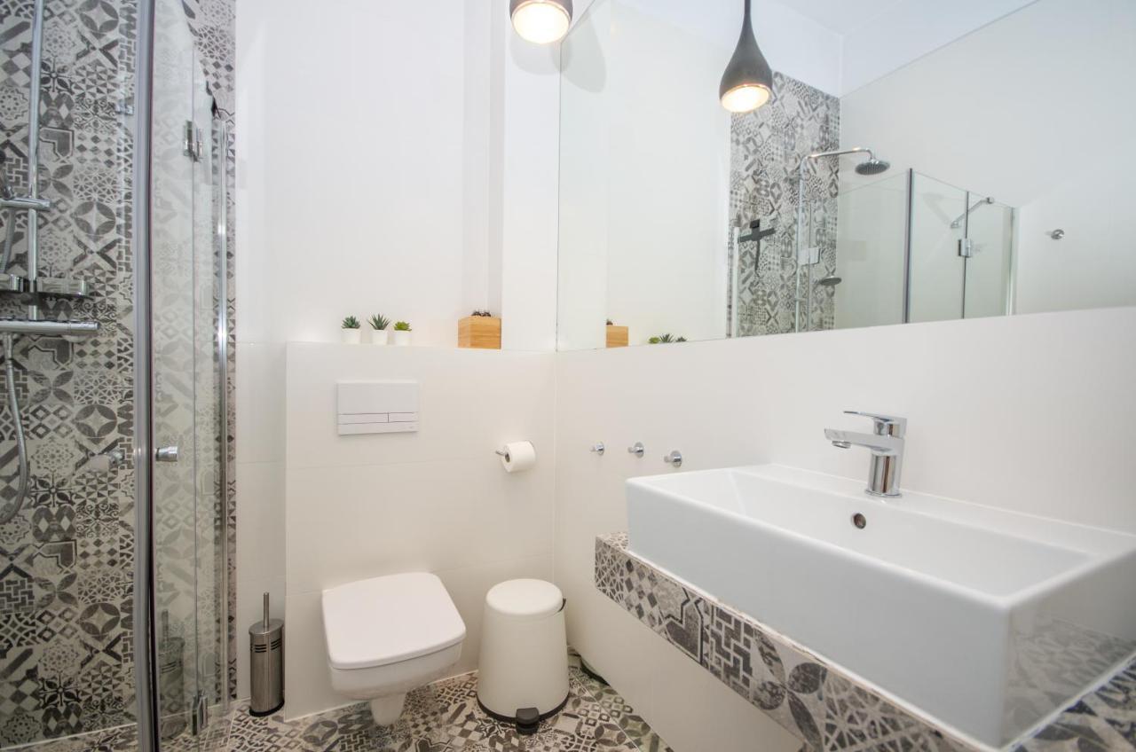 Inpoint Wielopole 32 Boutique Apartments Old Town&Kazimierz District Krakow Bagian luar foto