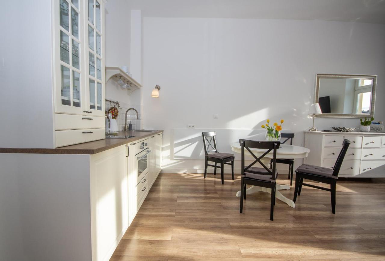 Inpoint Wielopole 32 Boutique Apartments Old Town&Kazimierz District Krakow Bagian luar foto